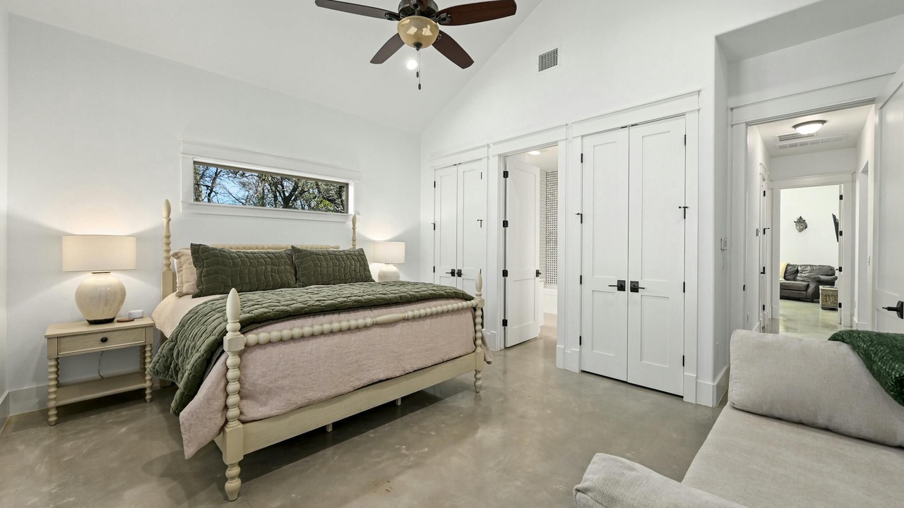 Photo of Bedroom in Horseshoe Bay