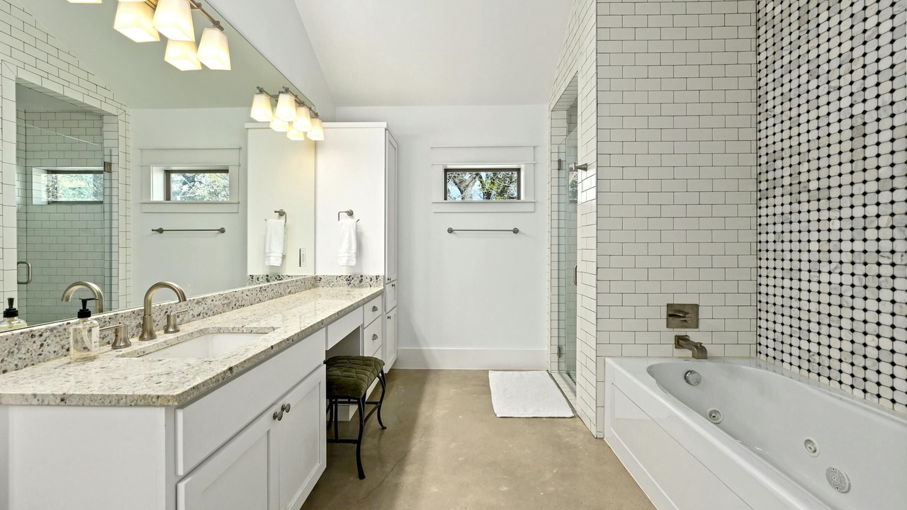 Photo of Bathroom in Horseshoe Bay