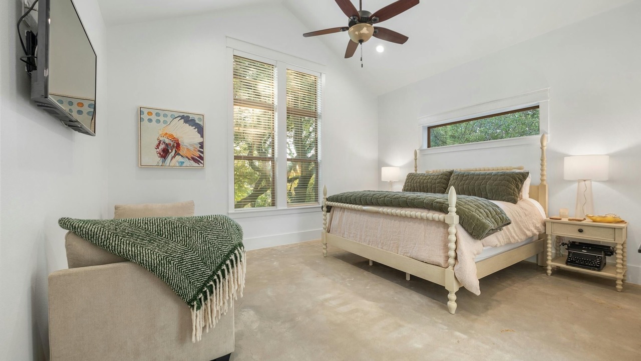 Photo of Bedroom in Horseshoe Bay