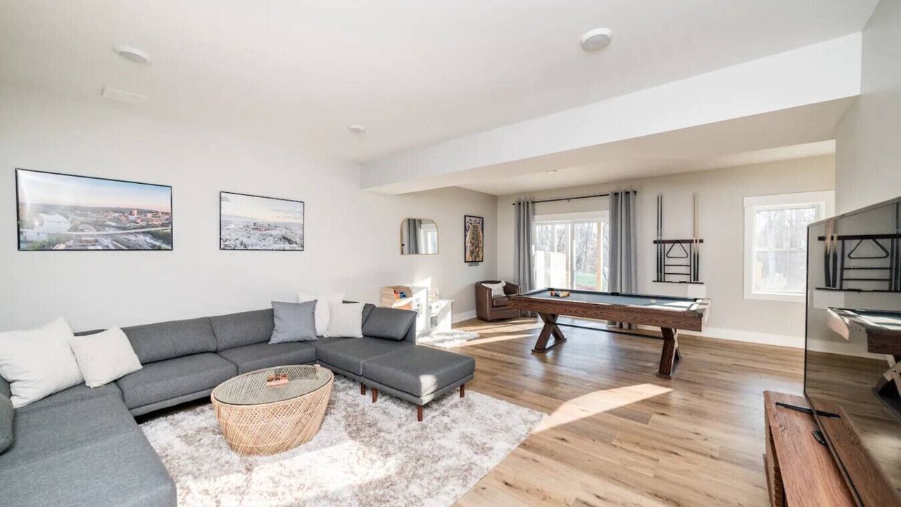 Photo of Livingroom in Madison Heights