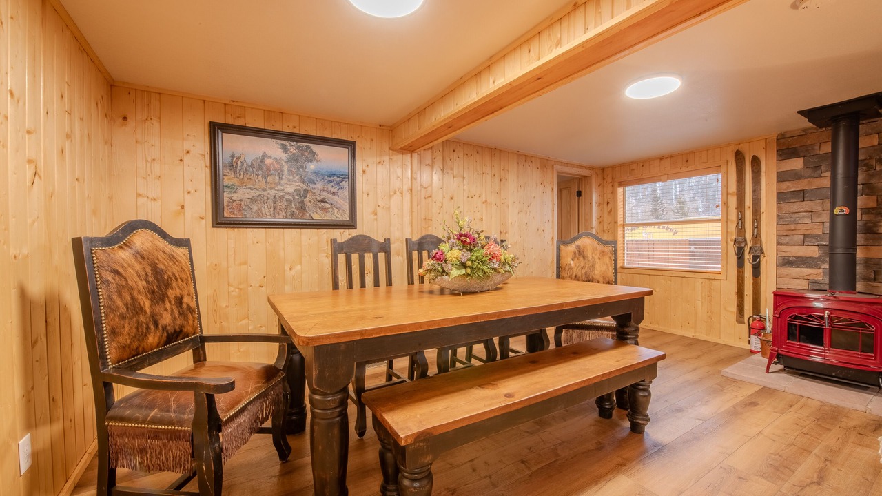 Photo of Livingroom in Red River