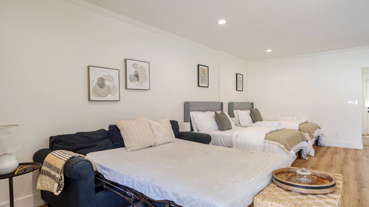 Photo of Bedroom in Valley Glen