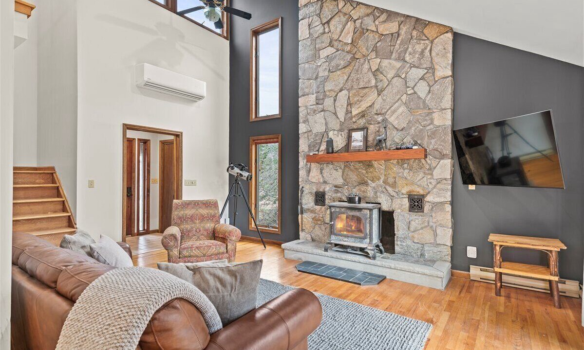 Photo of Livingroom in North Creek