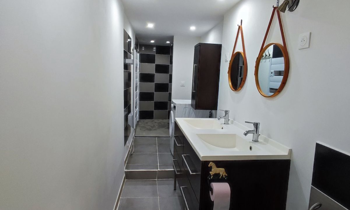 Photo of Bathroom in Marmeaux