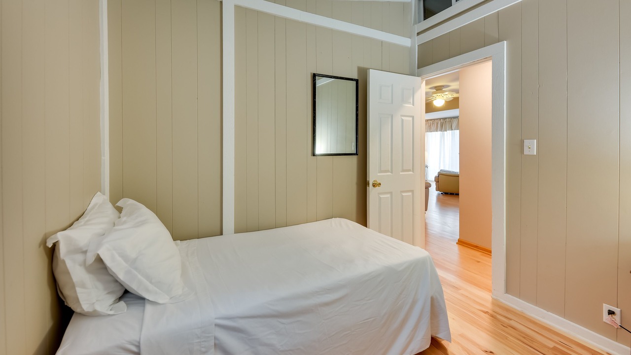 Photo of Bedroom in Paddock Lake