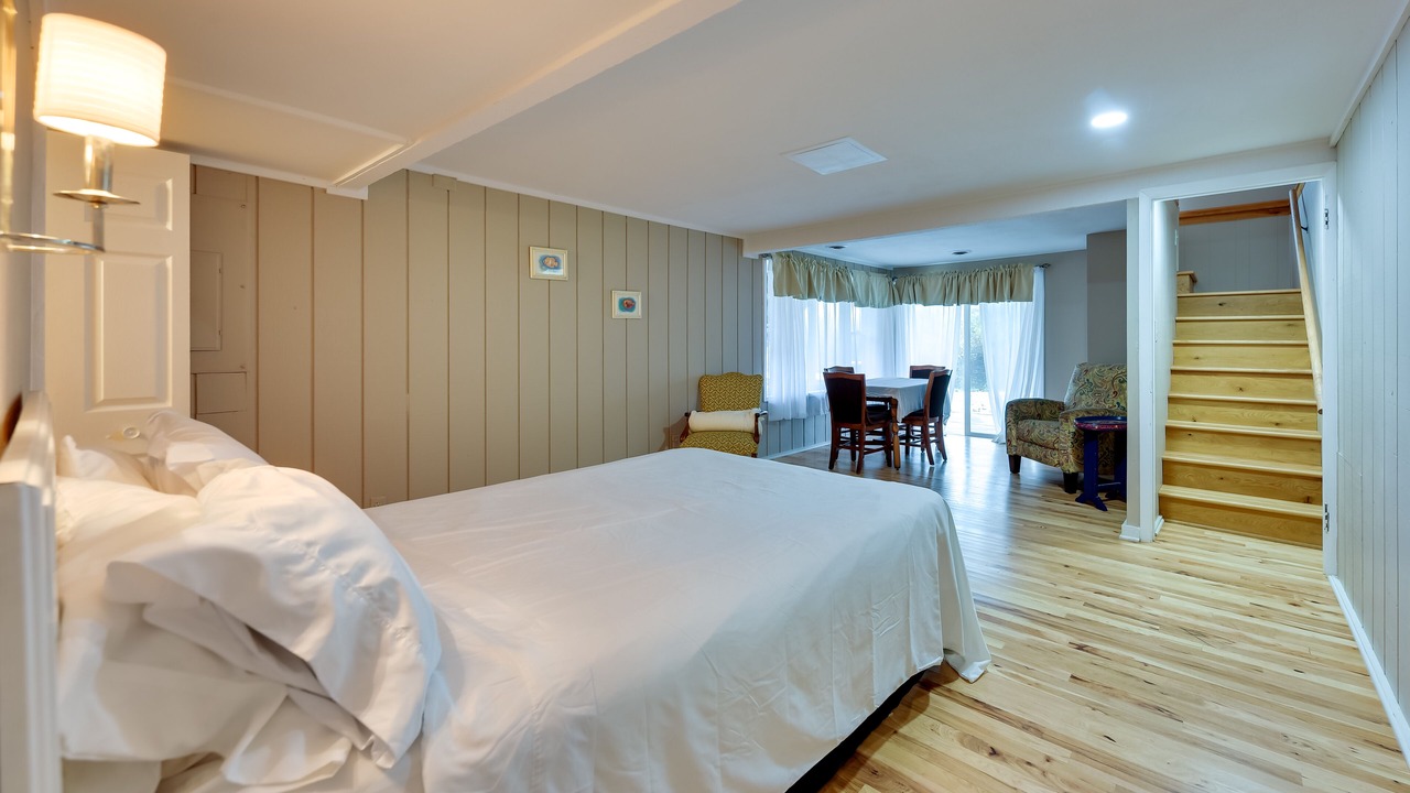 Photo of Bedroom in Paddock Lake