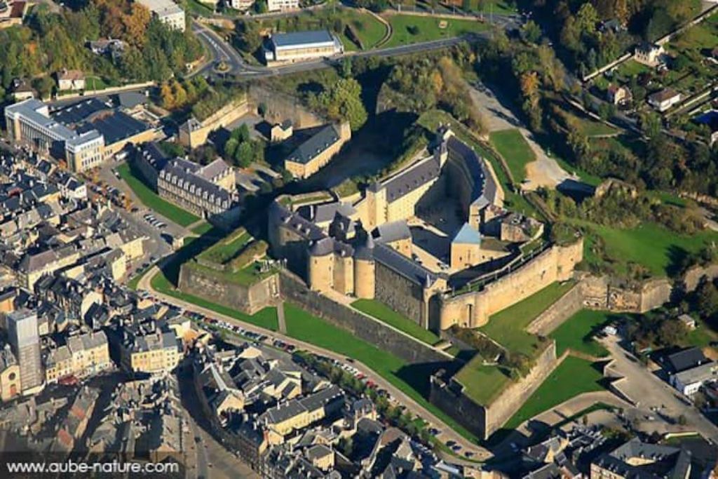 Photo of Others in Sedan