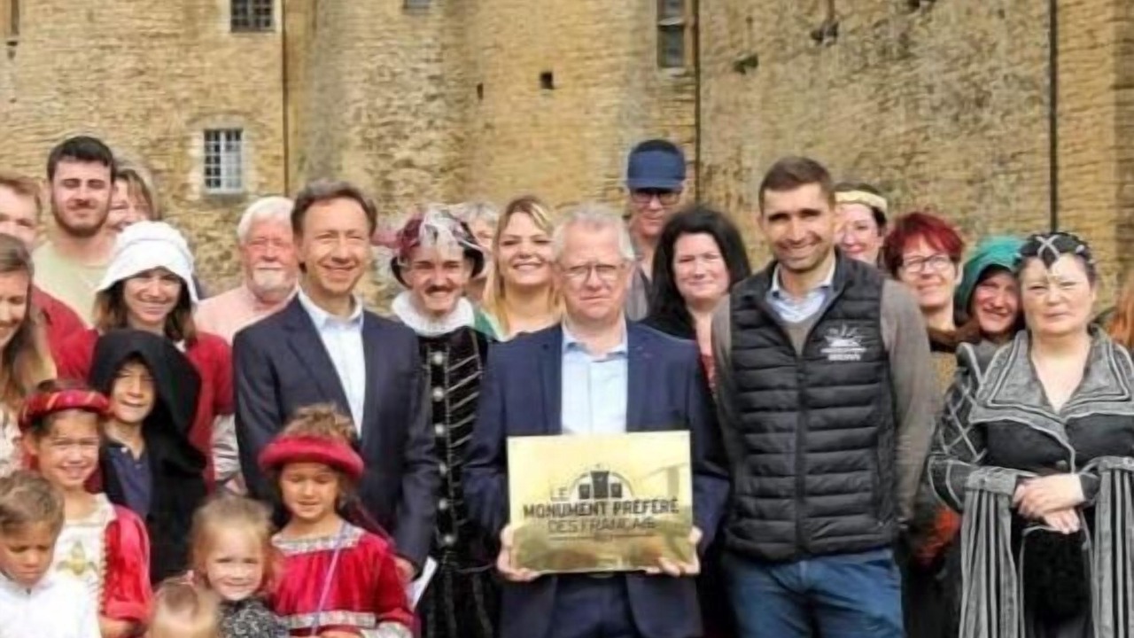 Photo of Others in Sedan