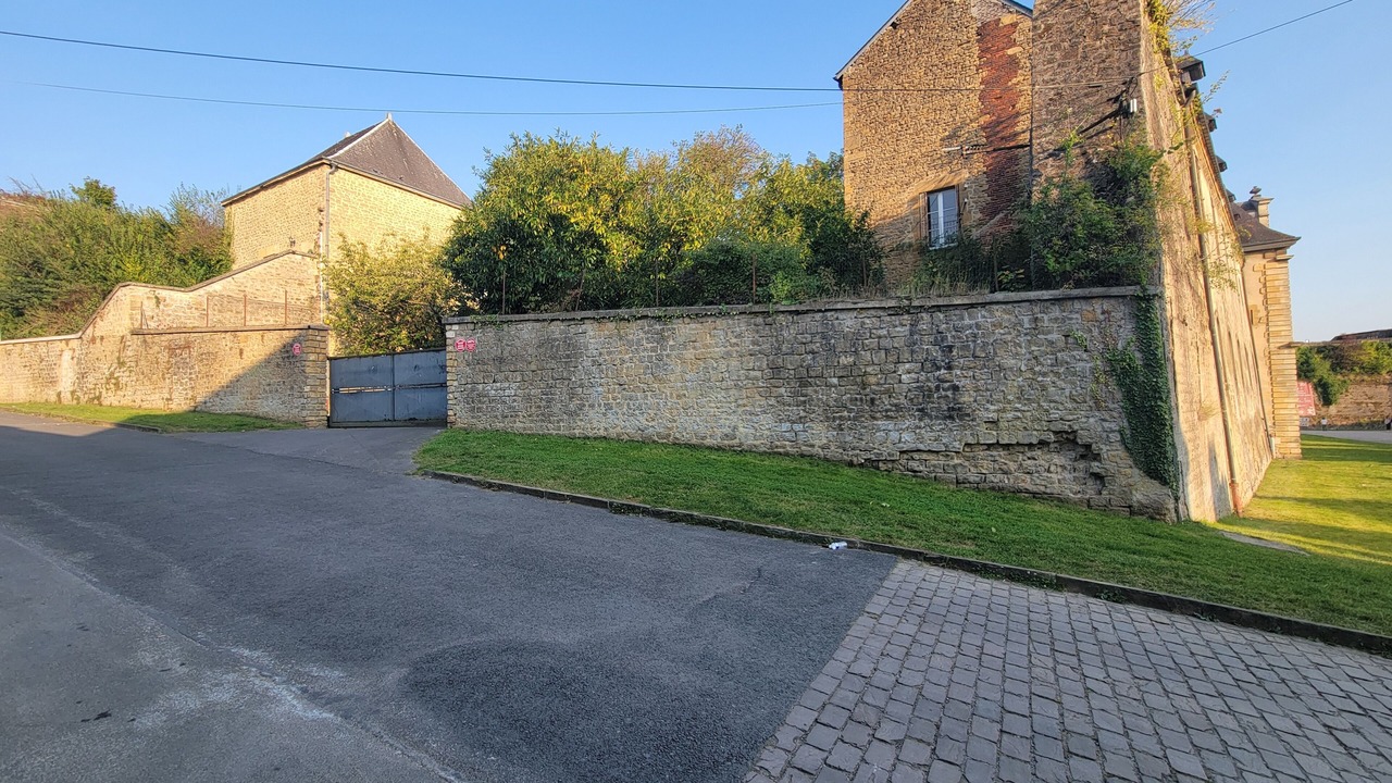 Photo of Others in Sedan