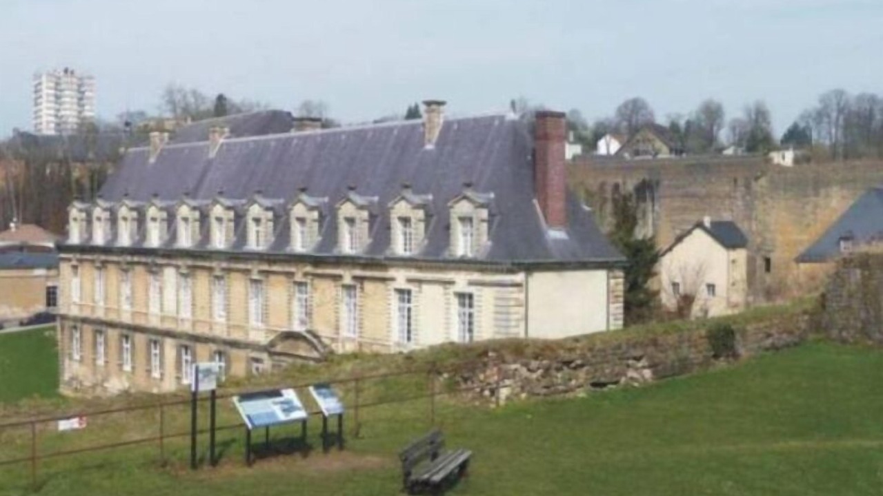 Photo of Others in Sedan