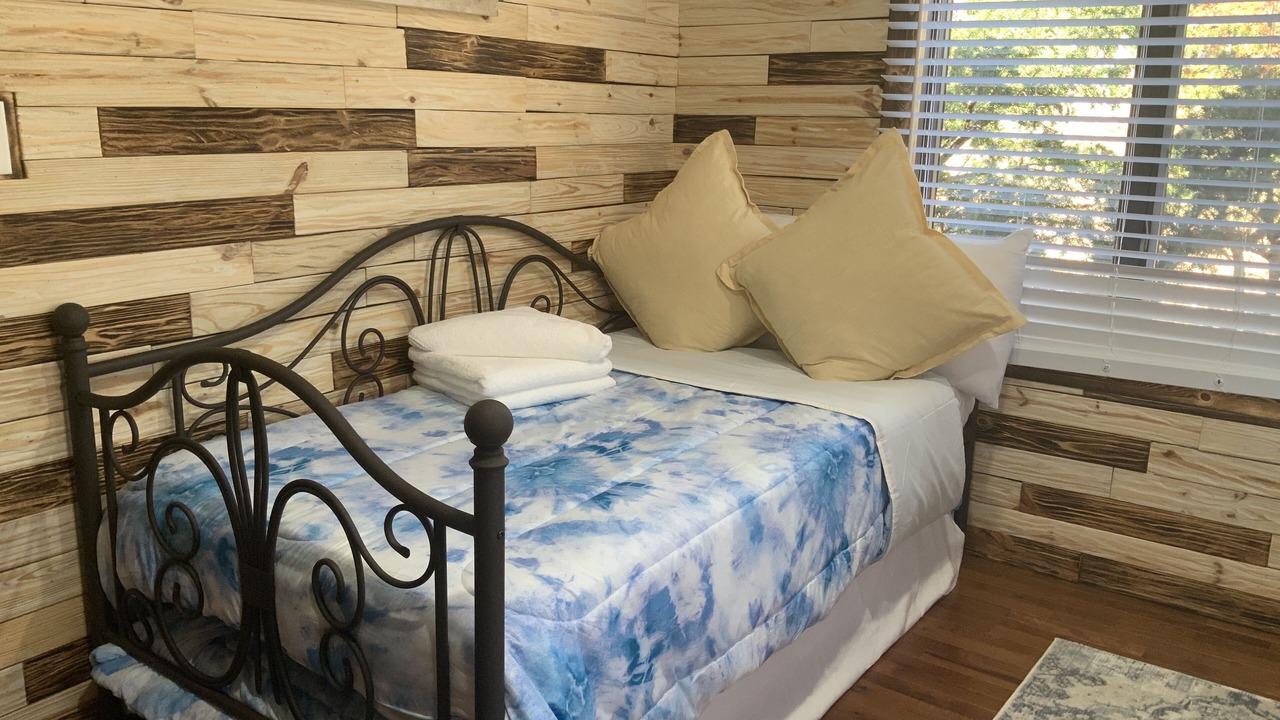 Photo of Bedroom in Rockaway Beach