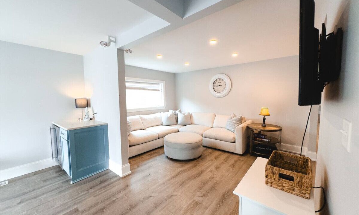 Photo of Livingroom in Hyannis