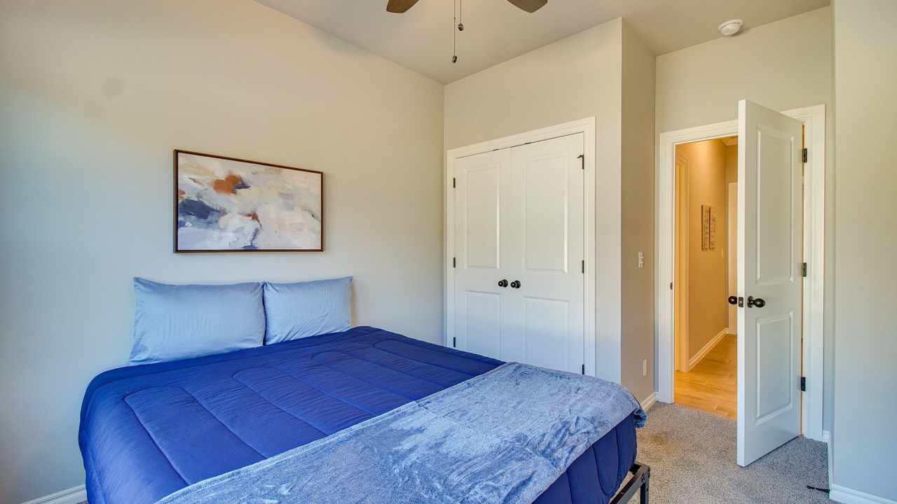 Photo of Bedroom in Grove