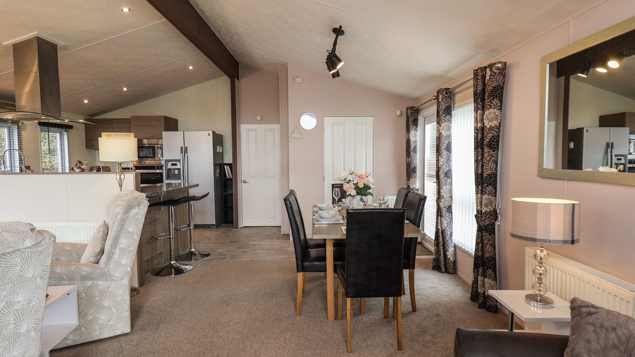 Photo of Livingroom in Cayton Bay