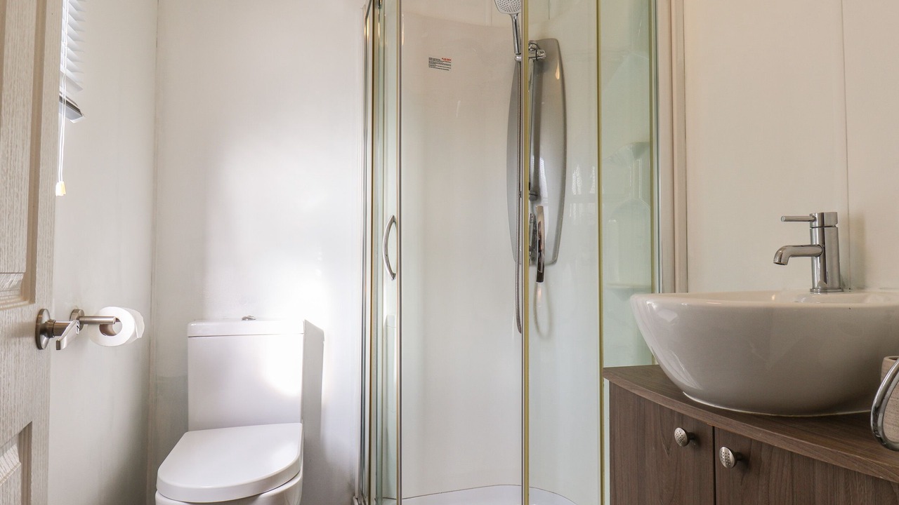 Photo of Bathroom in Cayton Bay