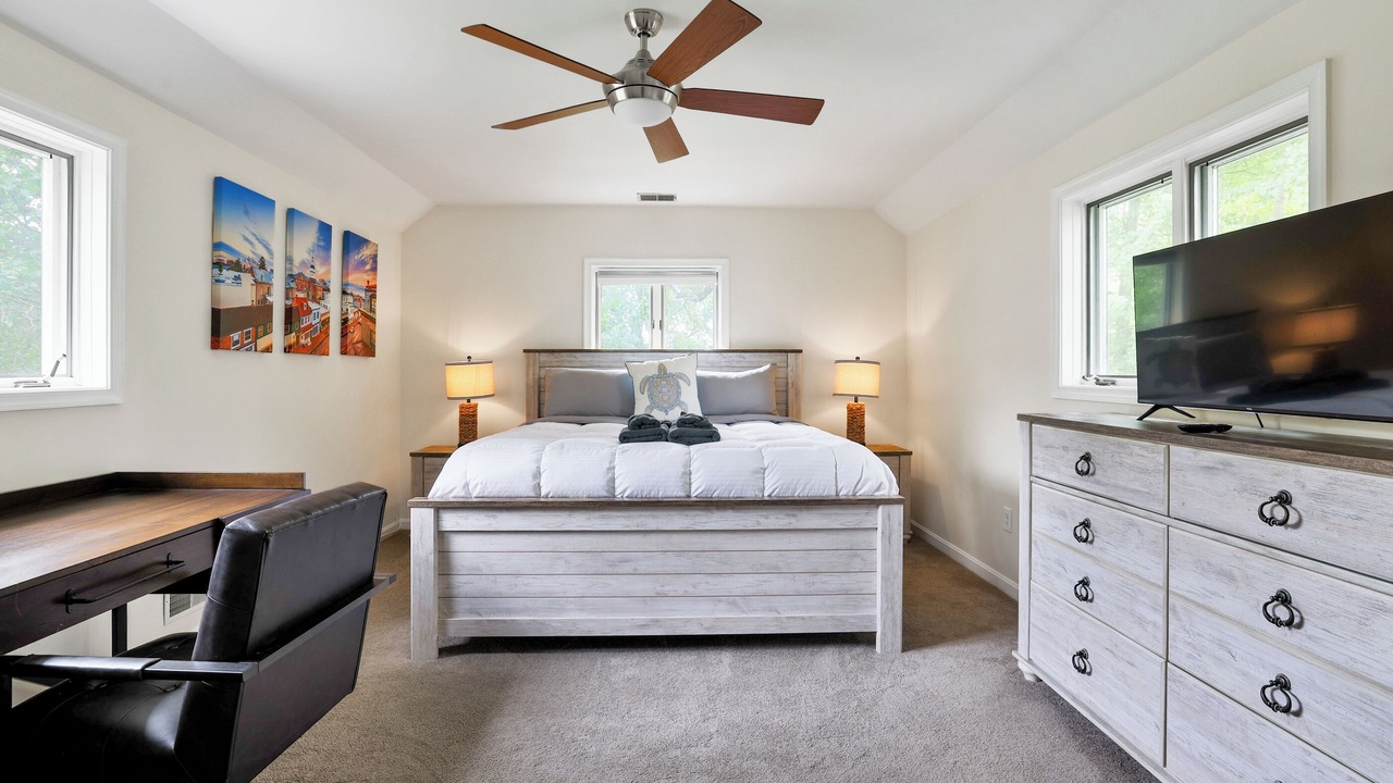 Photo of Bedroom in Hillsmere Shores