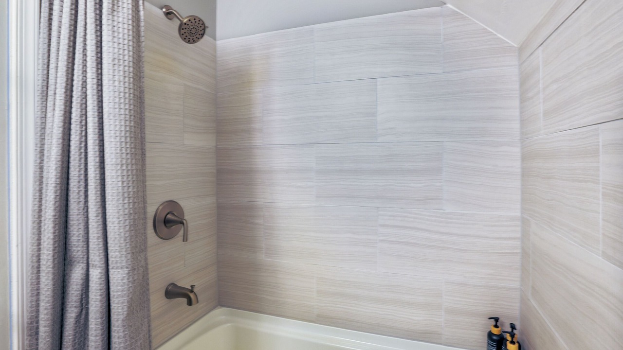 Photo of Bathroom in Hillsmere Shores
