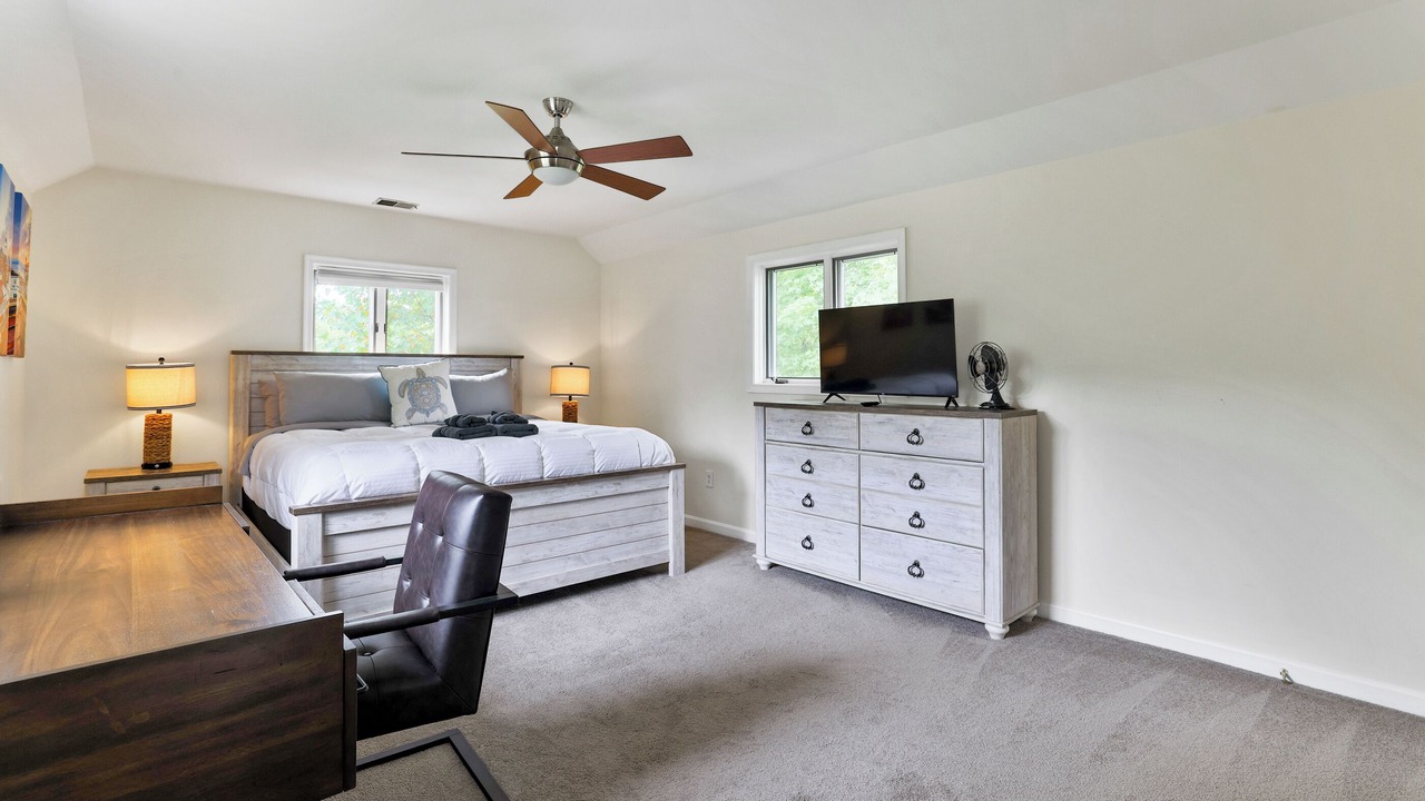 Photo of Bedroom in Hillsmere Shores