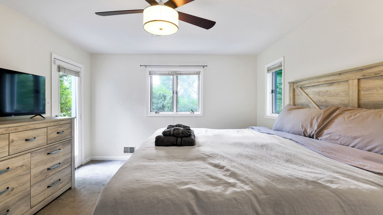 Photo of Bedroom in Hillsmere Shores