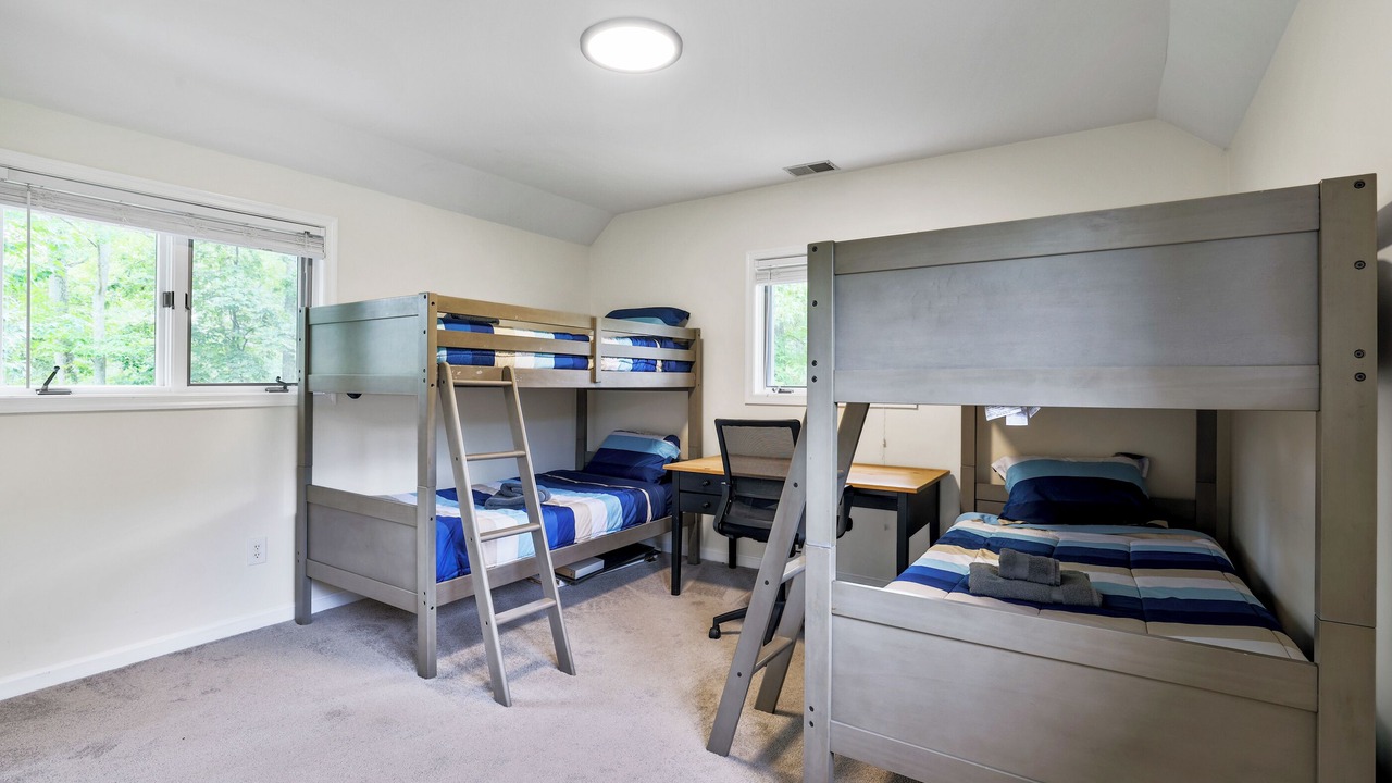 Photo of Bedroom in Hillsmere Shores