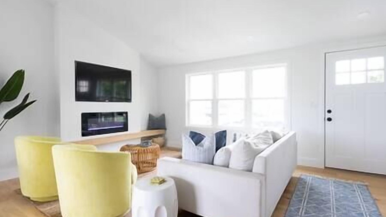 Photo of Livingroom in Eastward Look