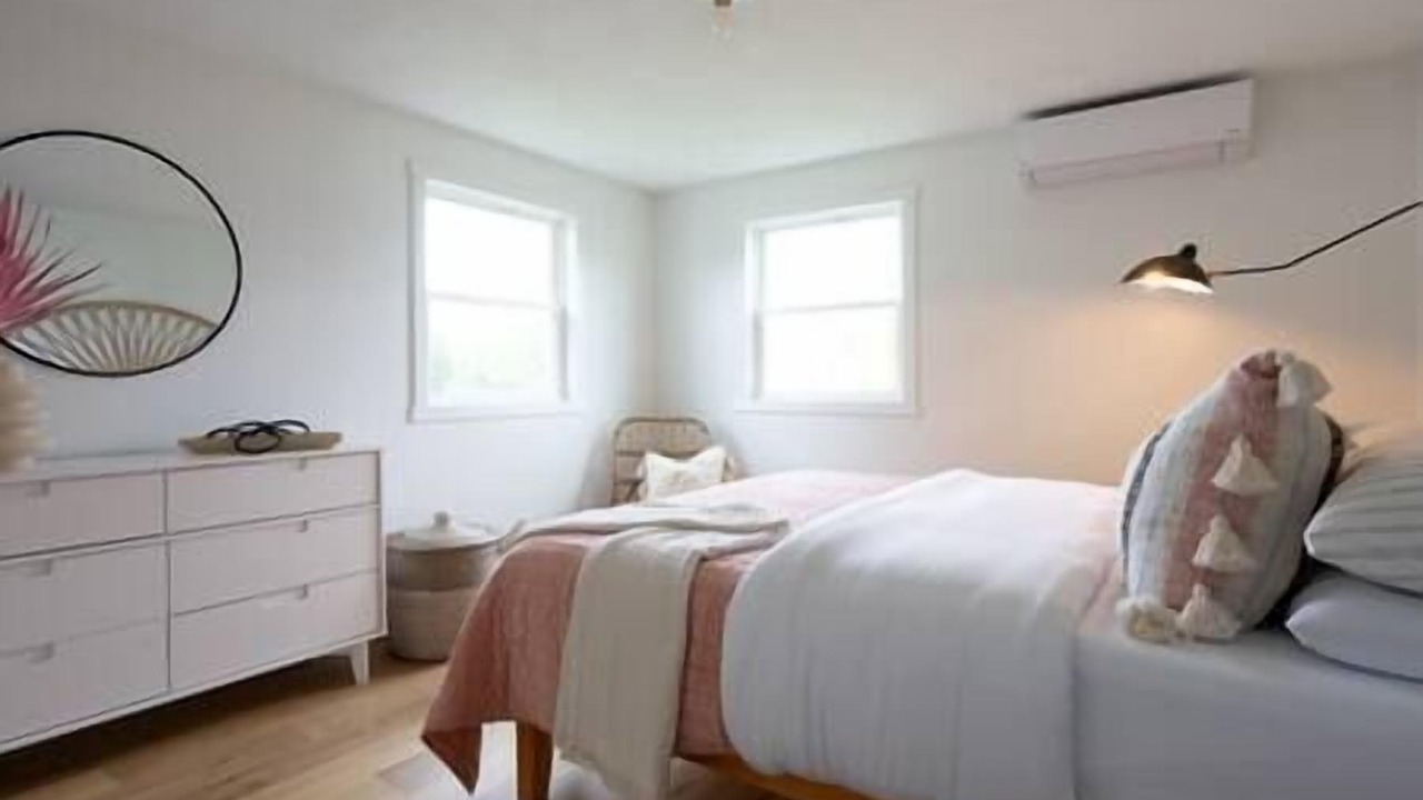 Photo of Others in Eastward Look