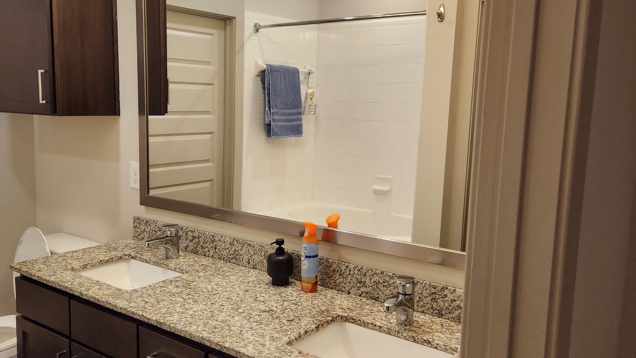 Photo of Bathroom in Woodlake - Briar Meadow