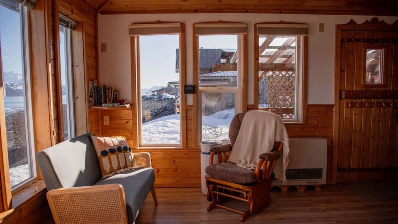 Photo of Livingroom in Lowell Point