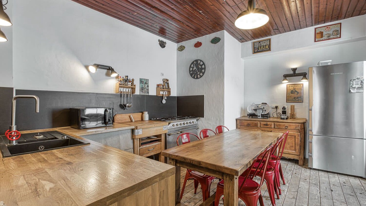 Photo of Kitchen in Demi-Quartier