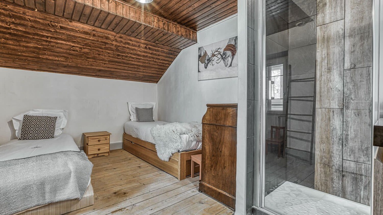 Photo of Bedroom in Demi-Quartier