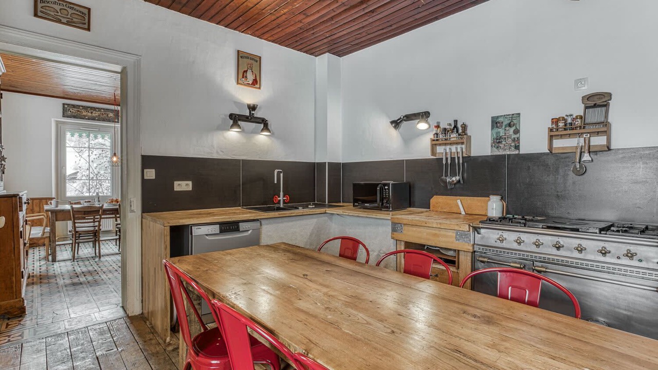 Photo of Kitchen in Demi-Quartier