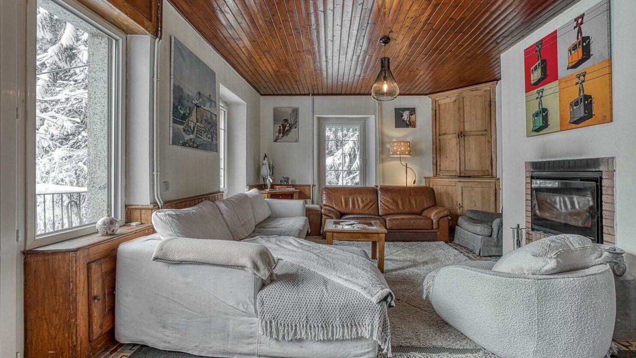 Photo of Livingroom in Demi-Quartier