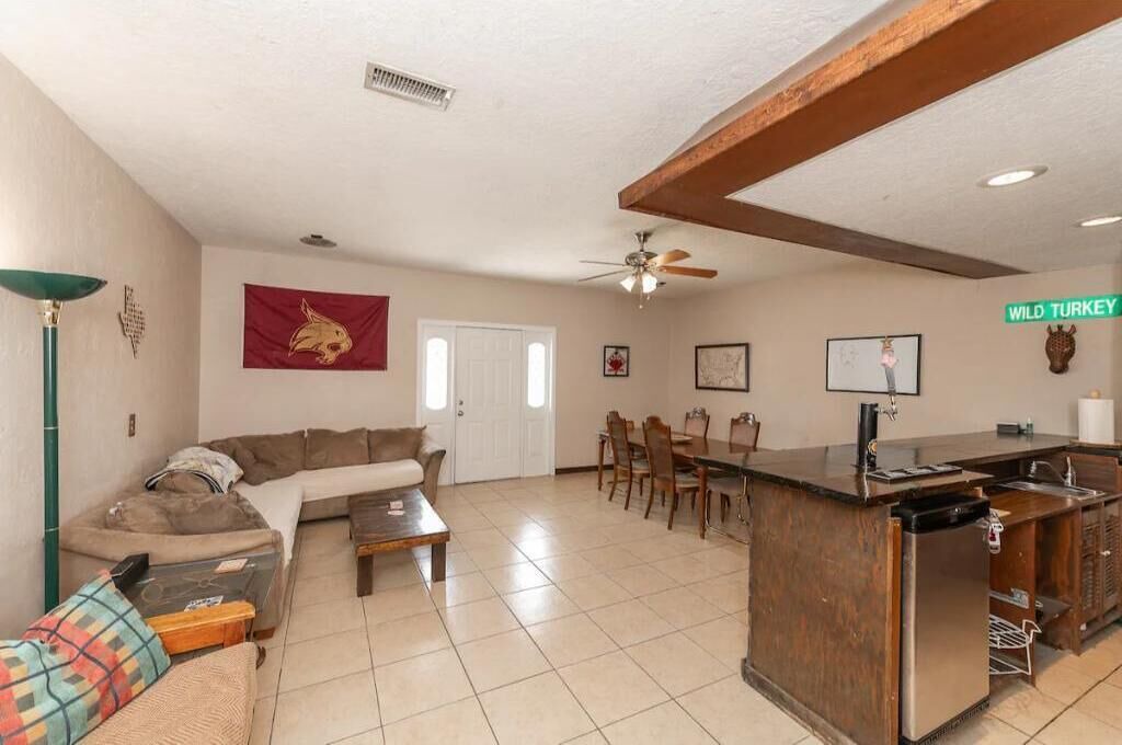 Photo of Livingroom in San Marcos