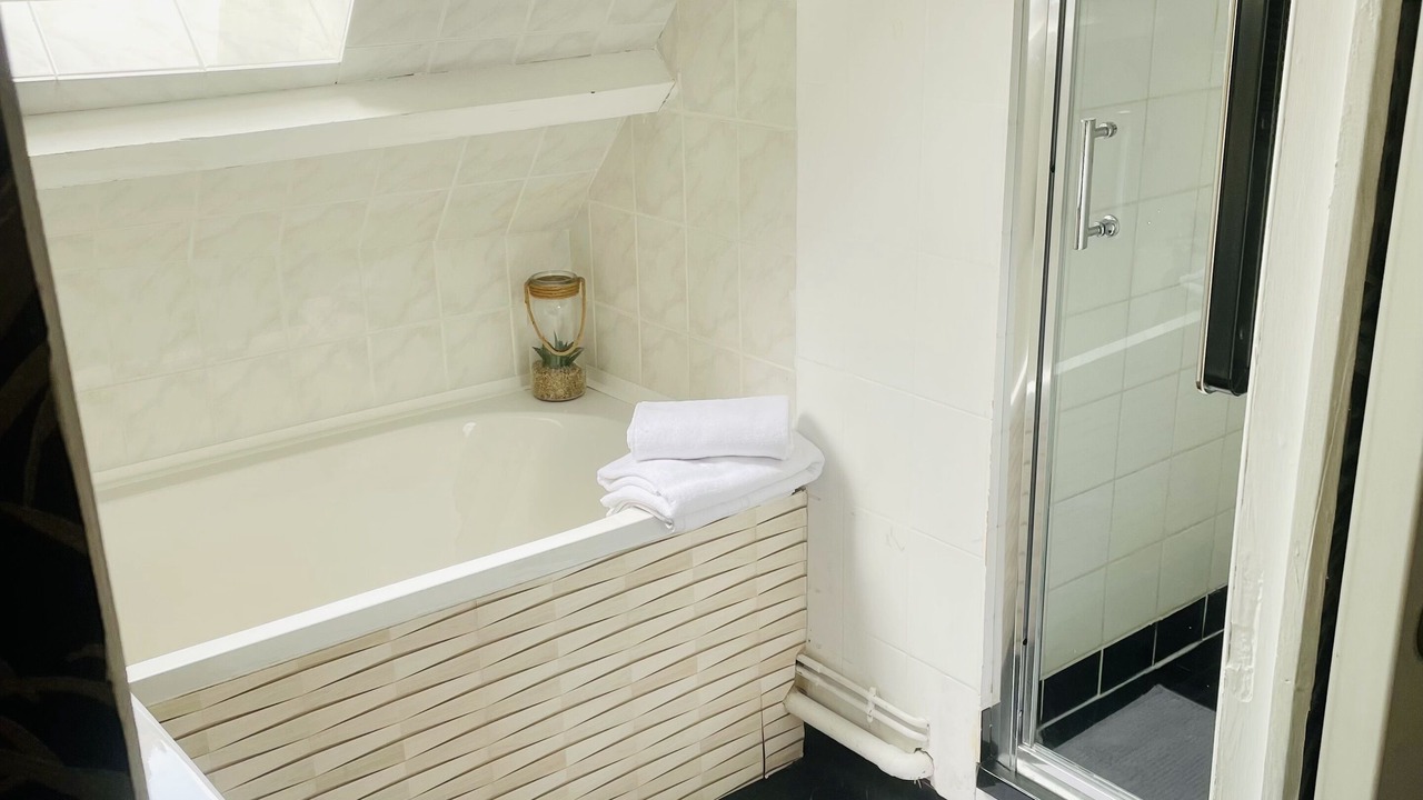 Photo of Bathroom in Falaise