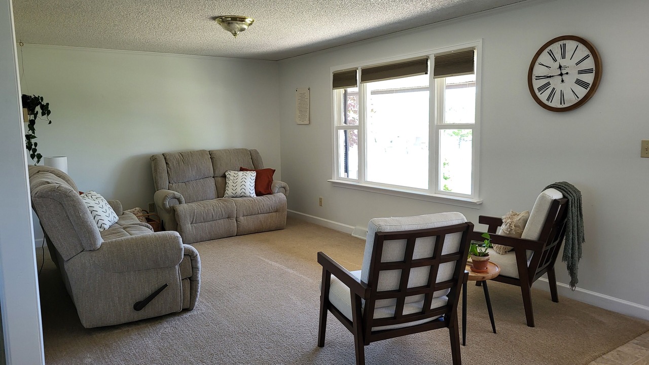 Photo of Livingroom in Suplee