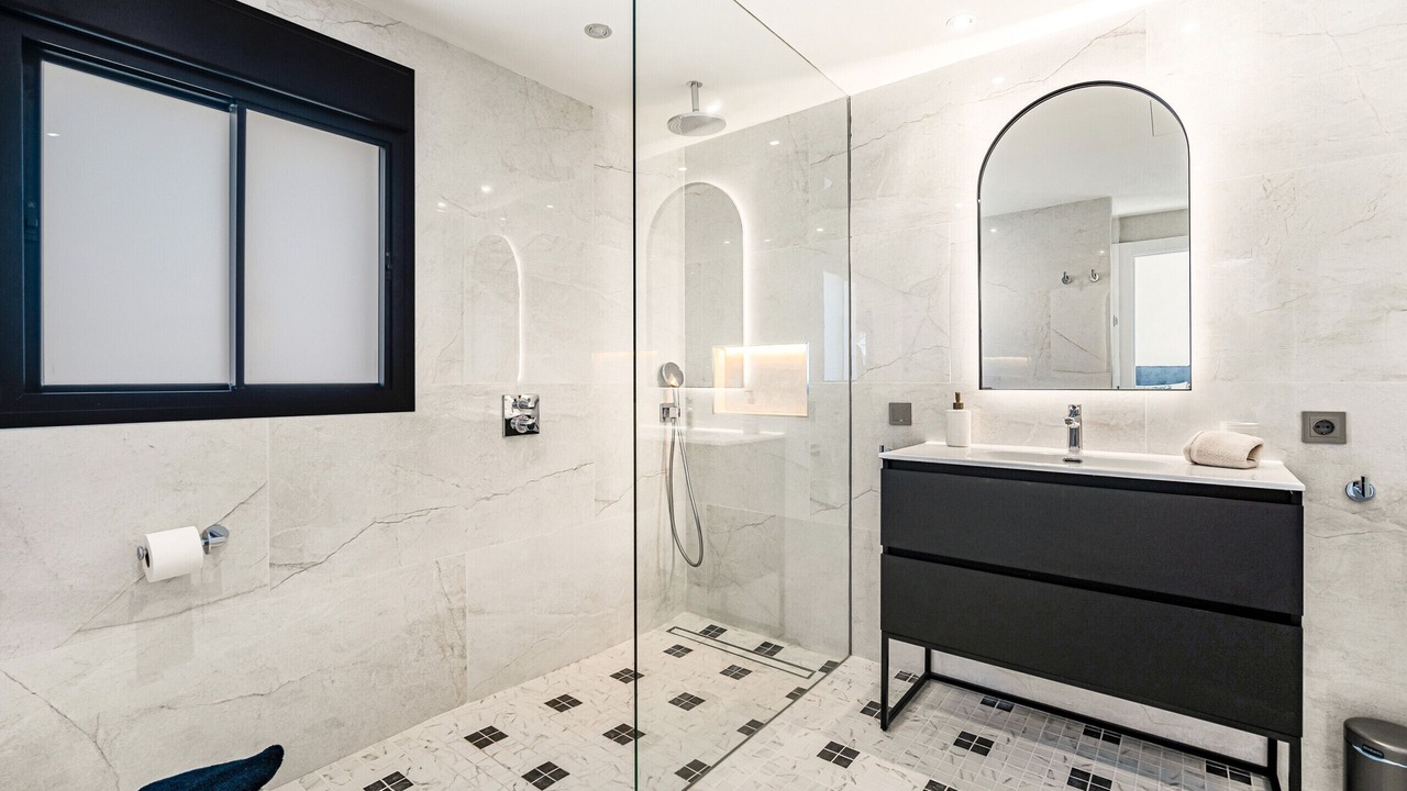 Photo of Bathroom in Golden Mile