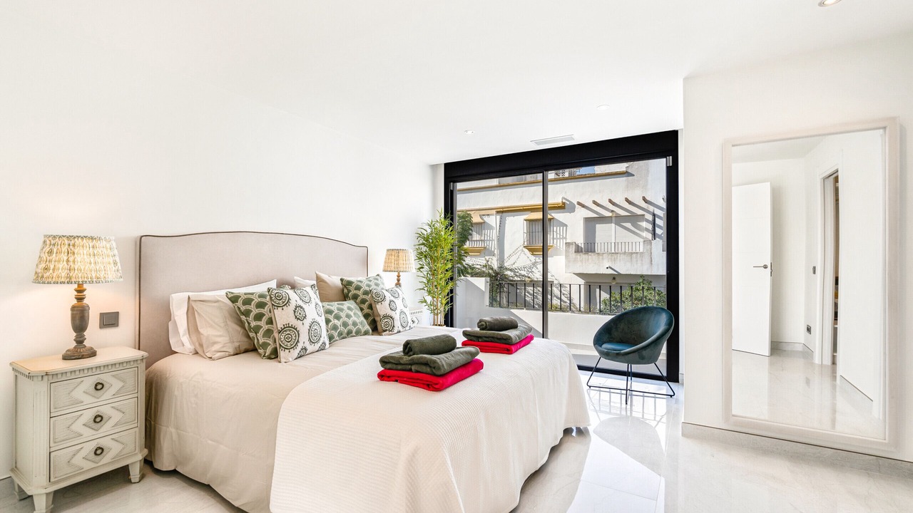 Photo of Bedroom in Golden Mile