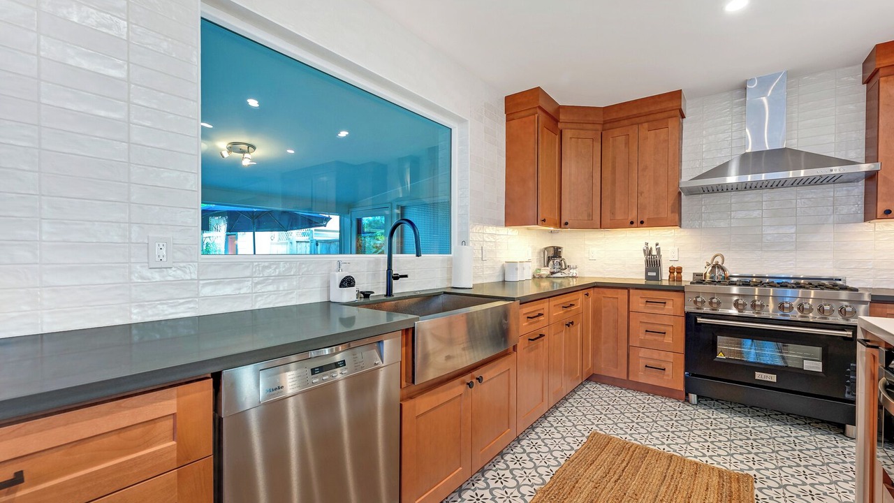 Photo of Kitchen in Memorial Hospital Neighborhood