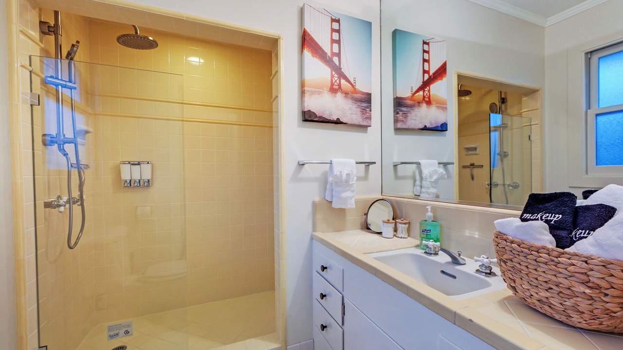 Photo of Bathroom in Memorial Hospital Neighborhood