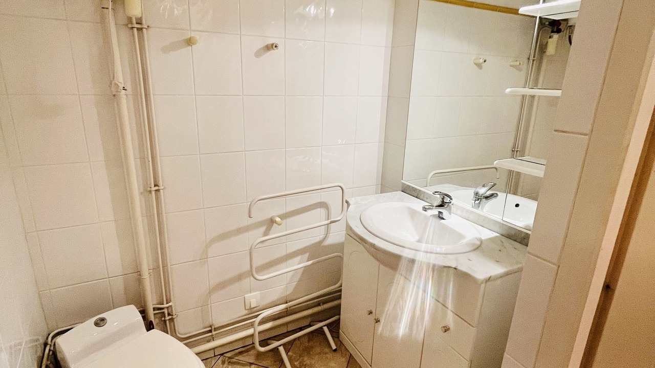 Photo of Bathroom in Lezignan-la-Cebe
