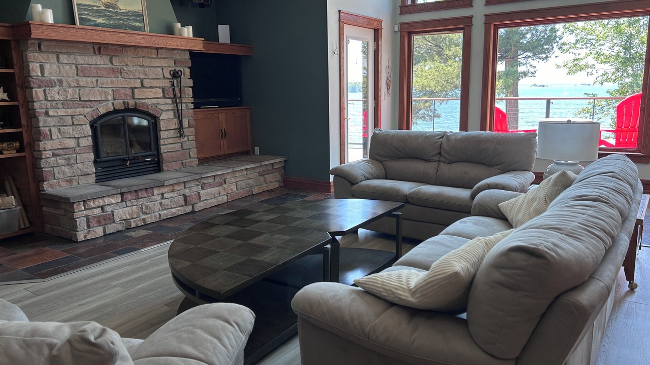 Photo of Livingroom in Huron Shores