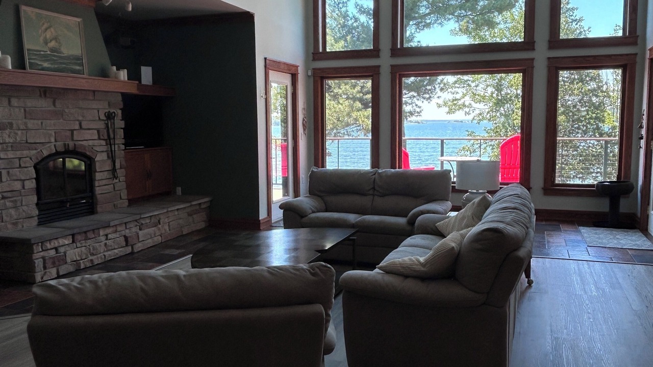 Photo of Livingroom in Huron Shores