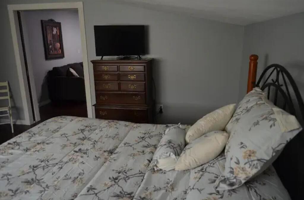 Photo of Bedroom in Oswego