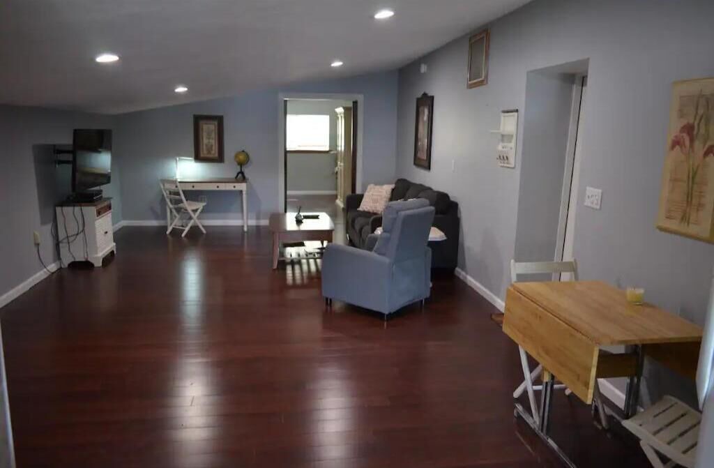 Photo of Livingroom in Oswego