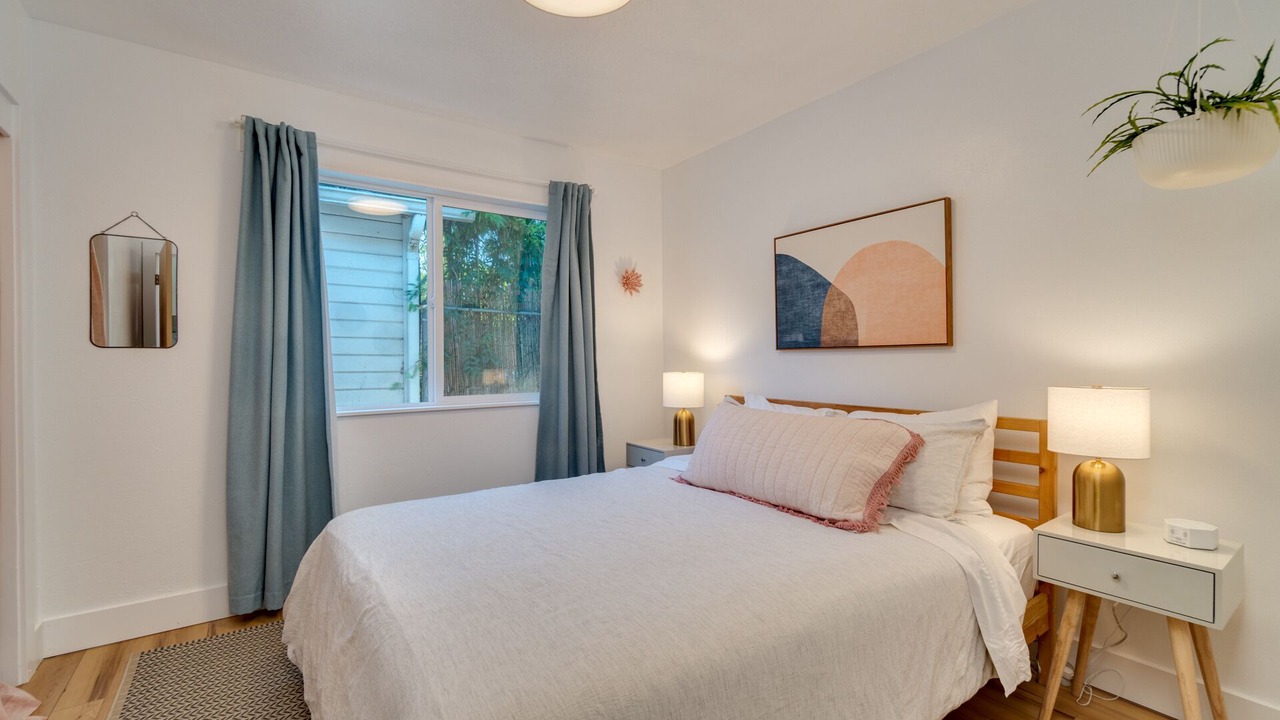 Photo of Bedroom in Foster - Powell