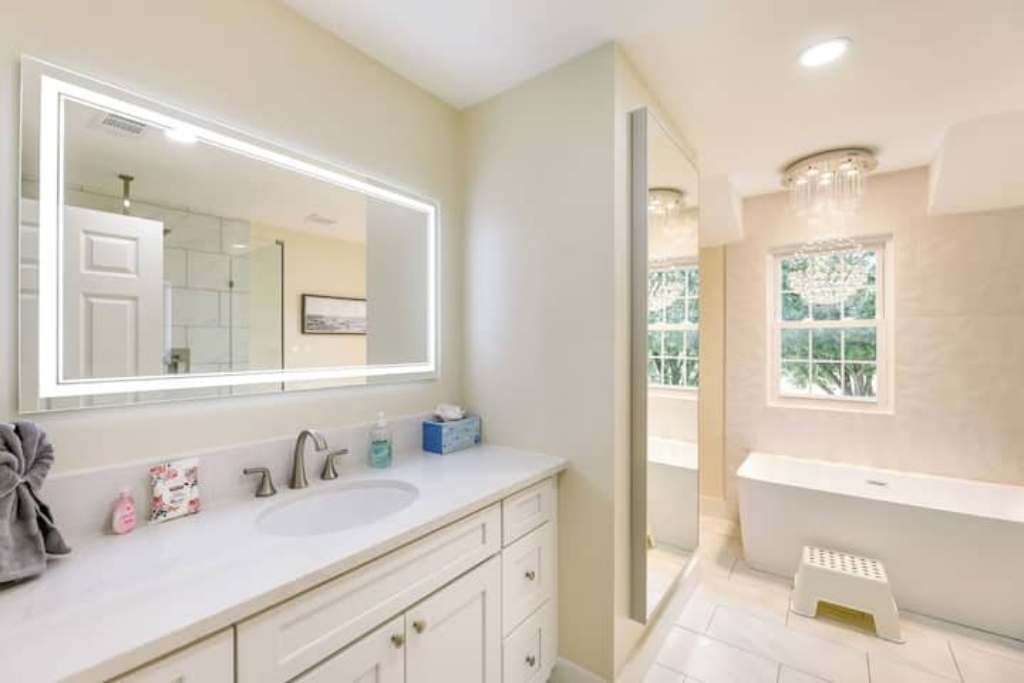 Photo of Bathroom in Coupland