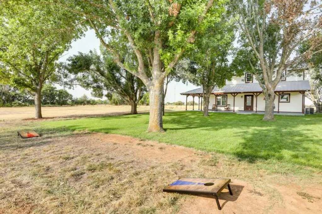 Photo of Outdoor in Coupland