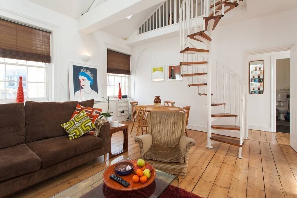 Photo of Livingroom in Weavers