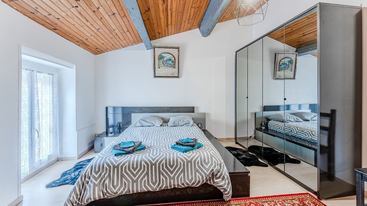 Photo of Bedroom in Saint-Seurin-de-Cadourne