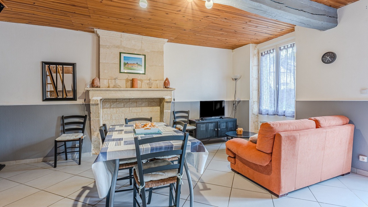 Photo of Livingroom in Saint-Seurin-de-Cadourne